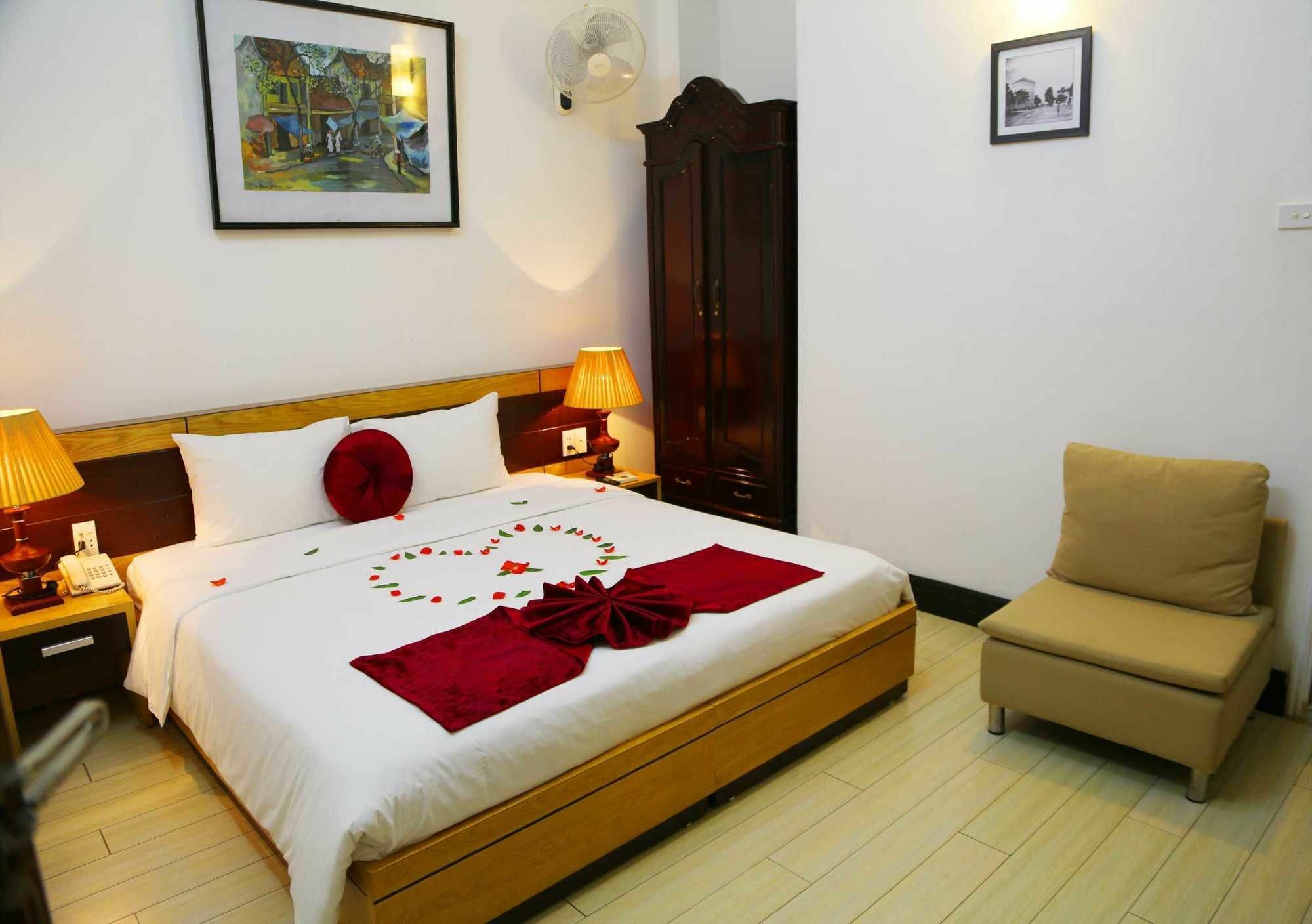 Family Hanoi Hotel Exterior photo