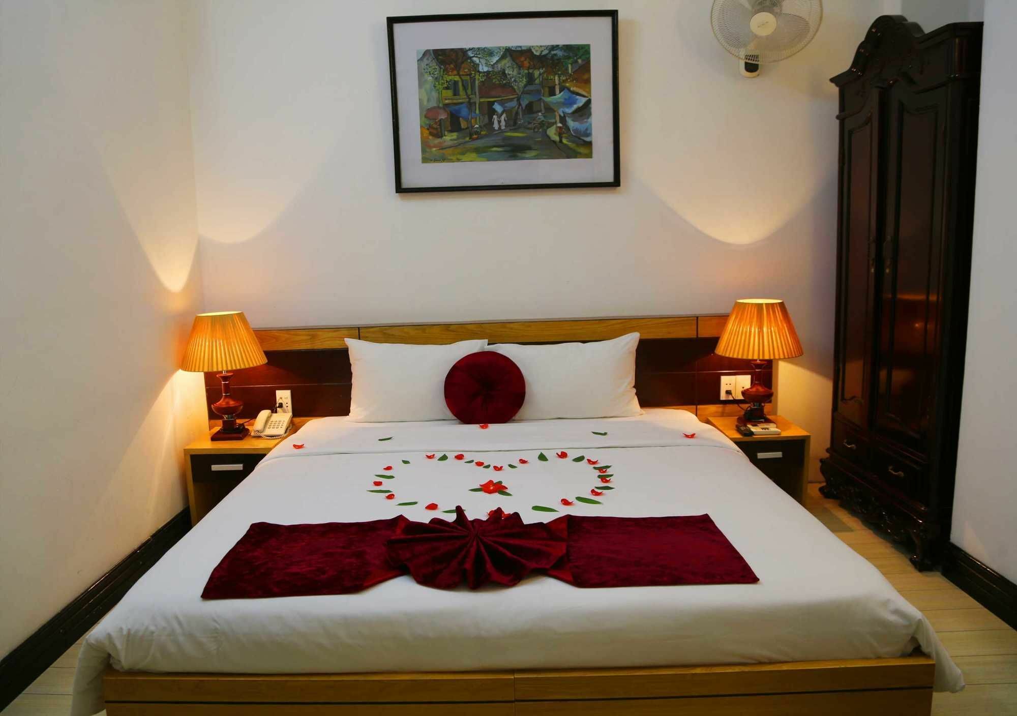 Family Hanoi Hotel Exterior photo